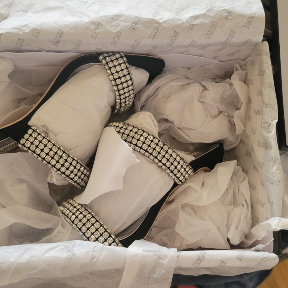 Black Open Heels With Rhinestones Size 6 (True Size 5 Or 5.5) - Picture 8 of 11